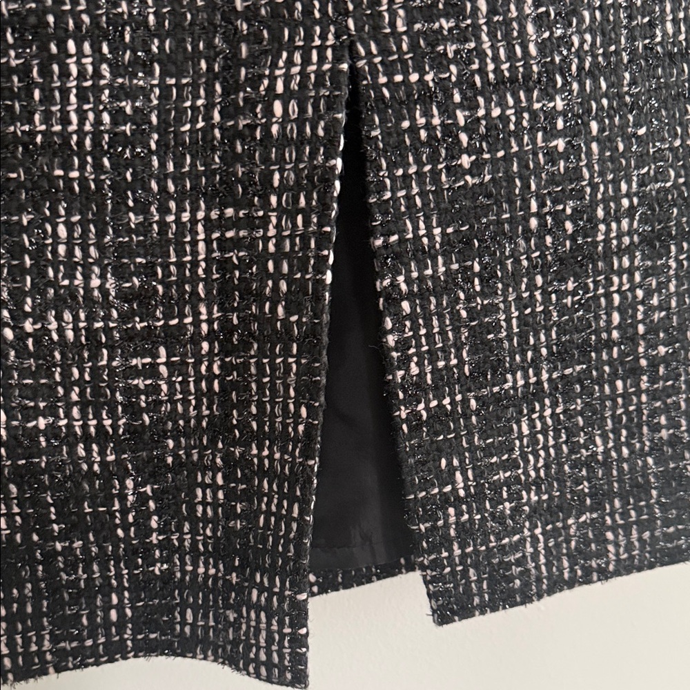 Chic Black Tweed Pencil Skirt - Picture 4 of 8
